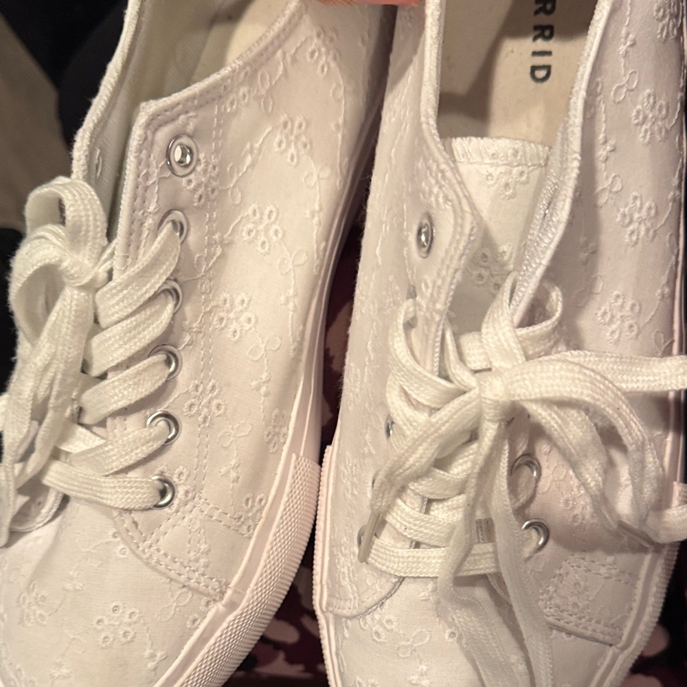 Torrid Women's White Eyelet Sneakers - Picture 4 of 5